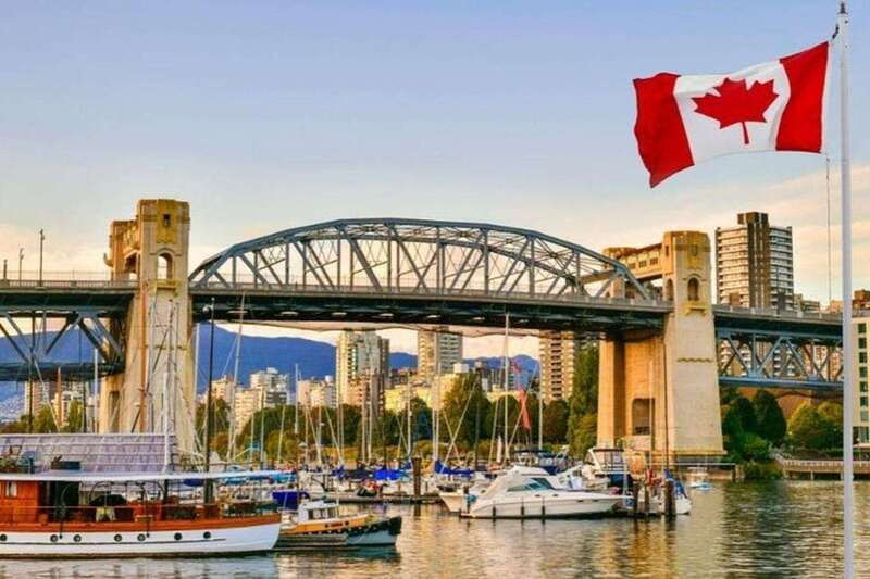 Vancouver : Must-See Attractions Walking Tour With A Guide - Stanley Park and Prospect Point: the scenic heart