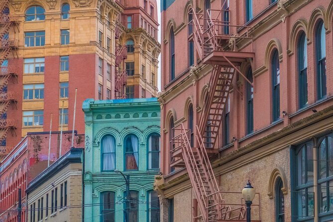 Vancouver Old Town Treasure Hunt: Self-Guided Walking Game - Waterfront Station and the railway link