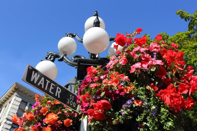 Vancouver Old Town Treasure Hunt: Self-Guided Walking Game - The narrow Sam Kee Building