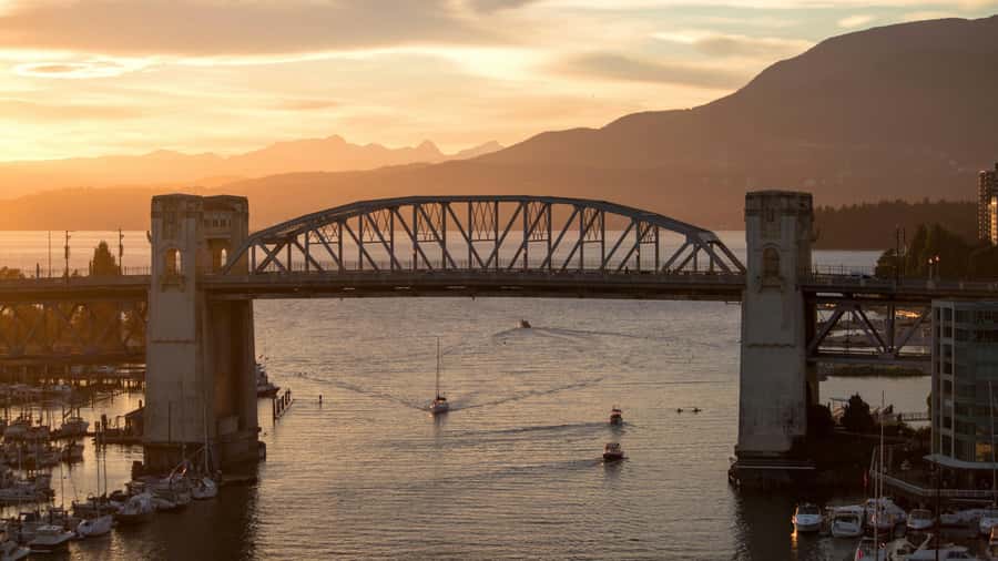 Vancouver: Private City Sights Tour by Minibus (3hrs) - Key points to know before you book