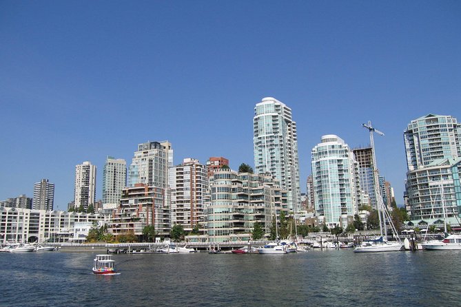 Vancouver Private Tour - Granville Island and the public market atmosphere