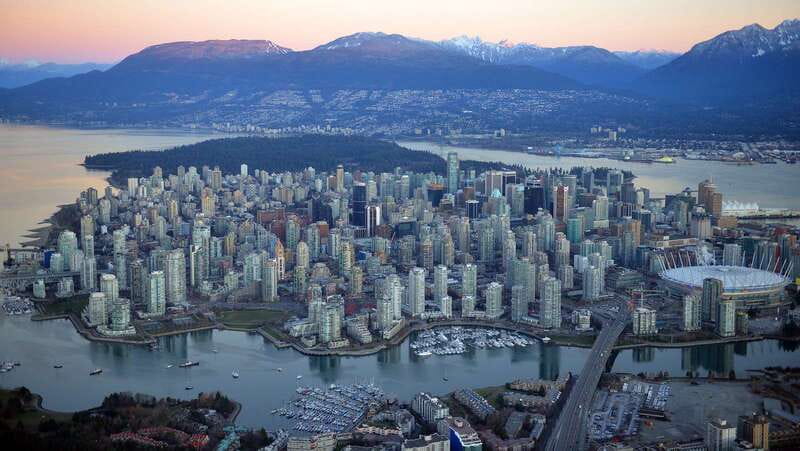 Vancouver: Private Walking Tour with a Local - Sightseeing with room for your own questions
