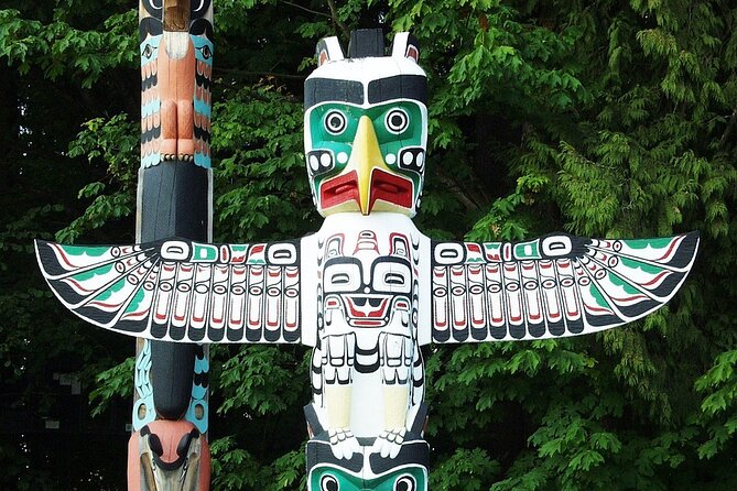 Vancouver's Finest Private Sightseeing Tour - Stanley Park: rainforest, water, and the Seawall