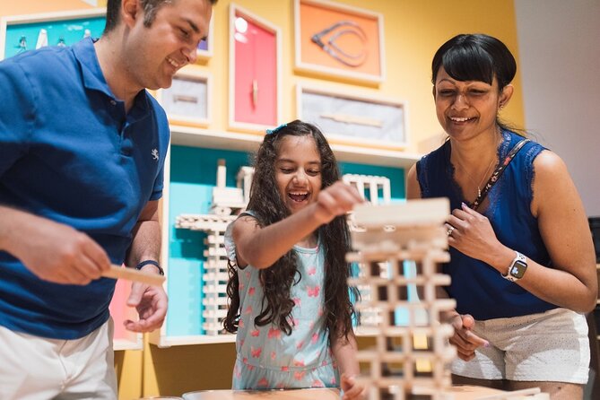 Vancouver Science World Ticket - Puzzles, illusions, and building challenges reward persistence