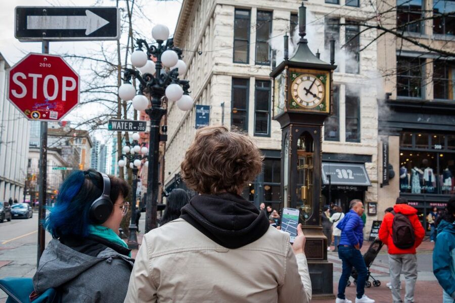 Vancouver: Self-Guided Smartphone Walking Tour of Gastown - Chinatown and Coal Harbour Add Real Value