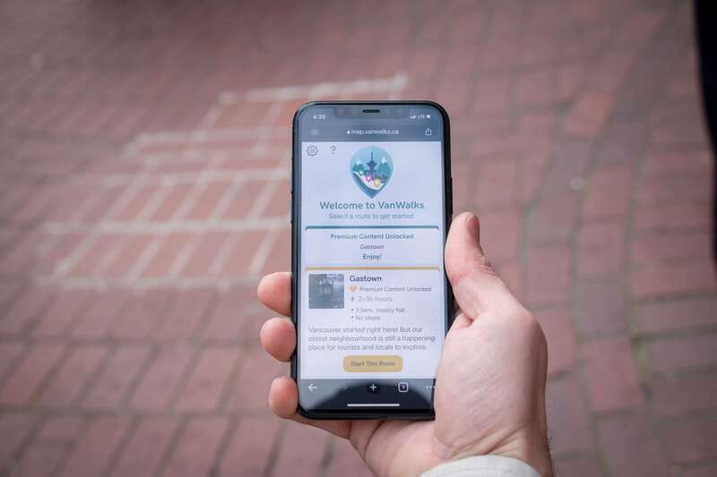 Vancouver: Self-Guided Smartphone Walking Tour of Gastown - Walking Gastown With Local Context