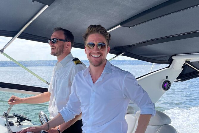 Vancouver Sightseeing Boat Cruise with Live Tour Guide - English Bay, Stanley Park, and Siwash Rock