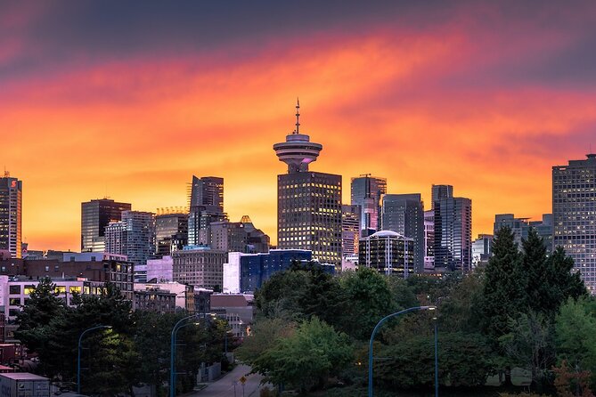 Vancouver Small Group Night Tour w/Capilano + Grouse Mtn Dinner - Crossing Capilano Suspension Bridge