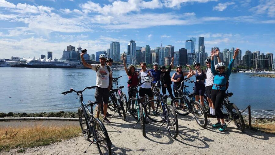 Vancouver: Stanley Park Bike Tour | E-Bike Upgrade Avail. - Through the forest and along the seawall