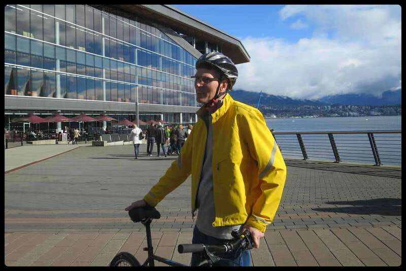 Vancouver: Stanley Park & Downtown Bike Tour - Coastal landmarks from Lady in a Wetsuit to Siwash Rock