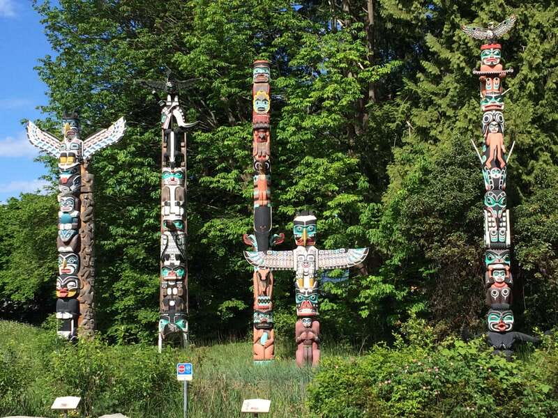 Vancouver: Stanley Park & Downtown Bike Tour - Starting through the West End and Davie Street Village