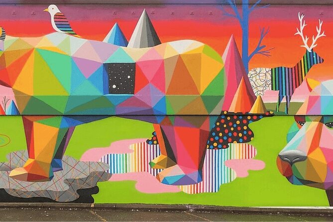 Vancouver Street Art and Craft Coffee 3 Hour Walking Tour - What the guide adds to the morning