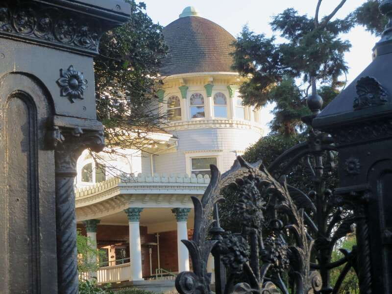 Vancouver The Grand City Tour - From the West End to English Bay and the 1907 mansions