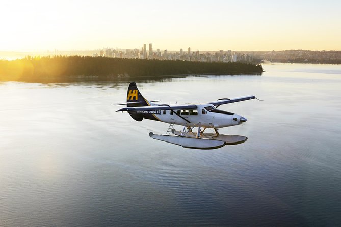Vancouver to Seattle Scenic Seaplane Transfer: One Way - Customs, passports, and responsibility at the border