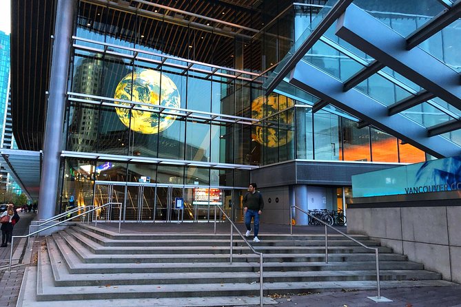 Vancouver Top Attraction Highlights Tour Private With Capilano - Robson Street and Chinatown fill out the city view