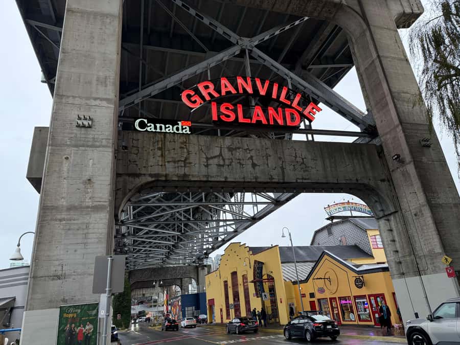Vancouver Tour/Car/Grandville Island/Queen Elizabeth/China T - Chinatown and the optional Chinese garden