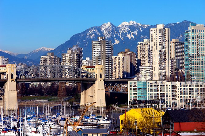 Vancouver Tour: Stanley Park, Granville Island & Capilano Bridge - A smart half-day introduction to Vancouver