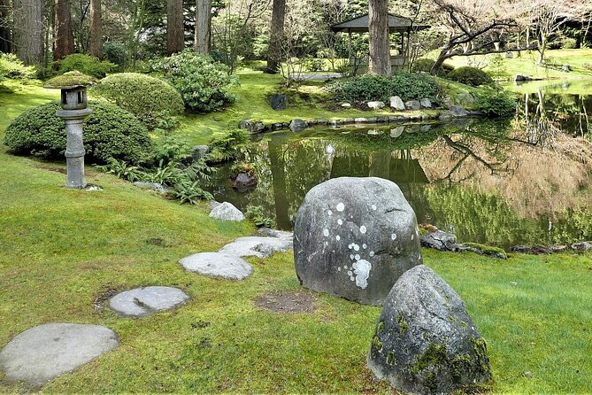Vancouver Walking Tour: Explore Top Sights & Hidden Gems - The guide makes the difference