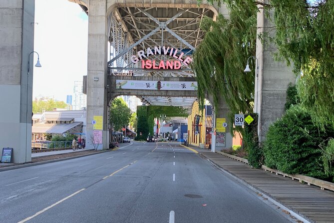 Vancouver Waterfront Guided Bike / Ebike Tour - What the private format changes