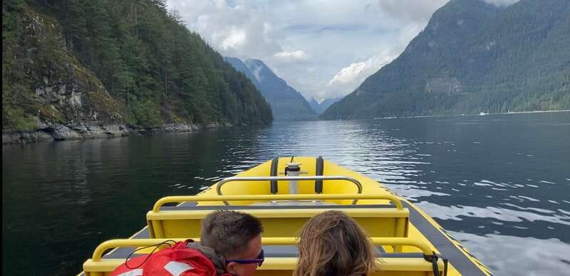 Vancouver: Waterfront Sightseeing Tour - City and Waterfall - From Granville Island to Vancouver Harbour