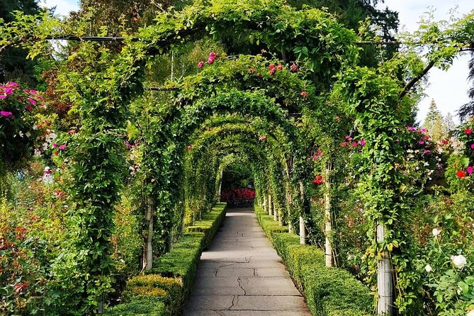 Victoria 1-Day Tour From Vancouver (Butchart Gardens) (Chn&Eng) - What this Vancouver to Victoria day trip really offers