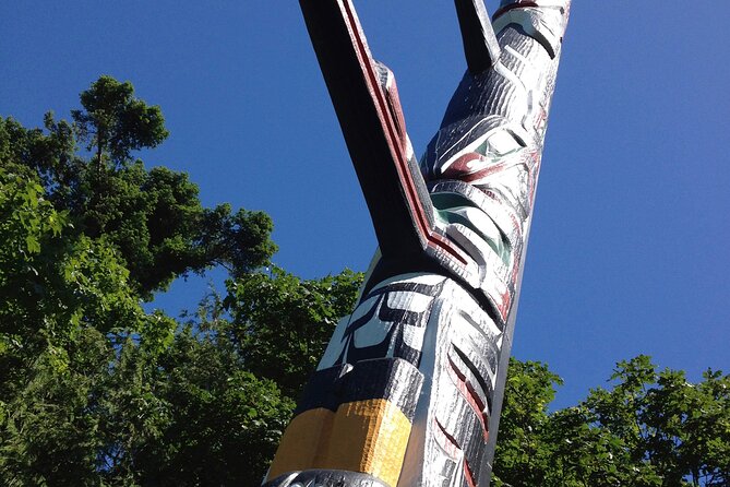 Victoria City Highlights Pedal or E-Bike Tour - Hoods & Legends - Government House and Rockland slow the pace