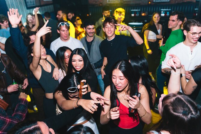 VIP Group Clubbing Experience with the West Coast Party Crawl - The 9 p.m. start and how the evening works