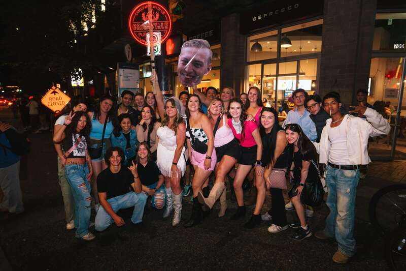 West Coast Party Crawl - Route B - Who should book the Granville Pub Crawl